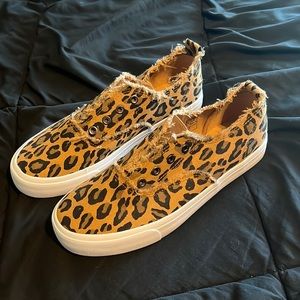 Brand new never worn 9